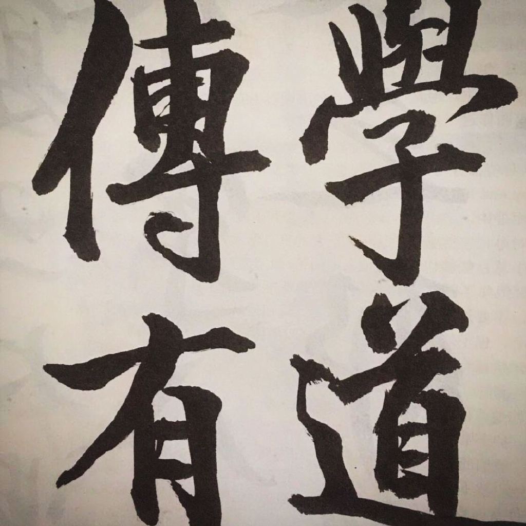 投资进入AI时代!信息“平权”为何依旧赚不到钱?警惕不要被AI骗了(图1)