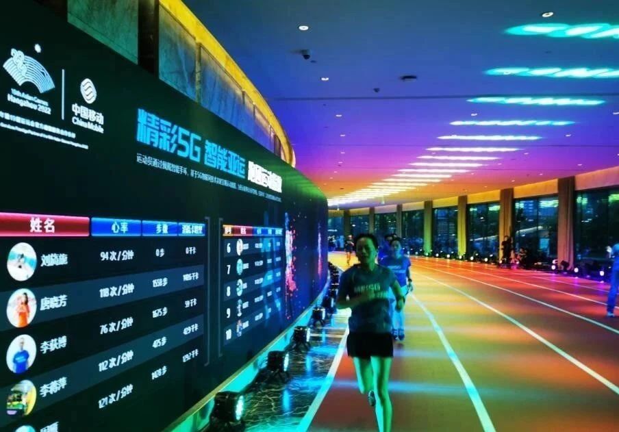 中国首个中小学人工智能通识课程实验室装备省级团体标准在南京发布(图1)