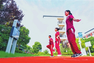 向人生的更高处竞攀︱毛丽娟校长在上海体育大学2026级新生开学典礼上的寄语(图1)